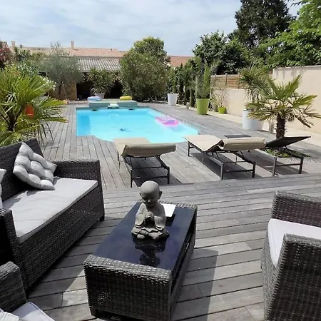 45m2 A Avec Acces Piscine *