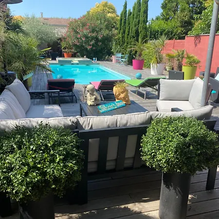 45m2 A Avec Acces Piscine