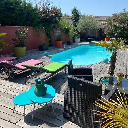 45m2 A Avec Acces Piscine Bordeaux