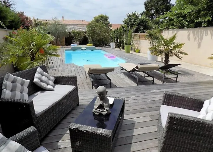 45m2 A Avec Acces Piscine *