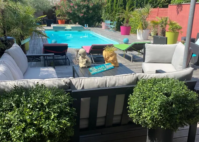 45m2 A Avec Acces Piscine